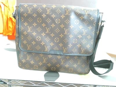 ルイヴィトン　メンズショルダーバッグ　【長池店】 長野県長野市にあるザ・ゴールド 長池店の画像1