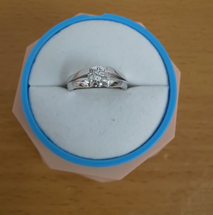 1.045ctダイヤリングの買取実績【諏訪店/長野県/茅野市】 長野県諏訪市にあるザ・ゴールド 諏訪店の画像1