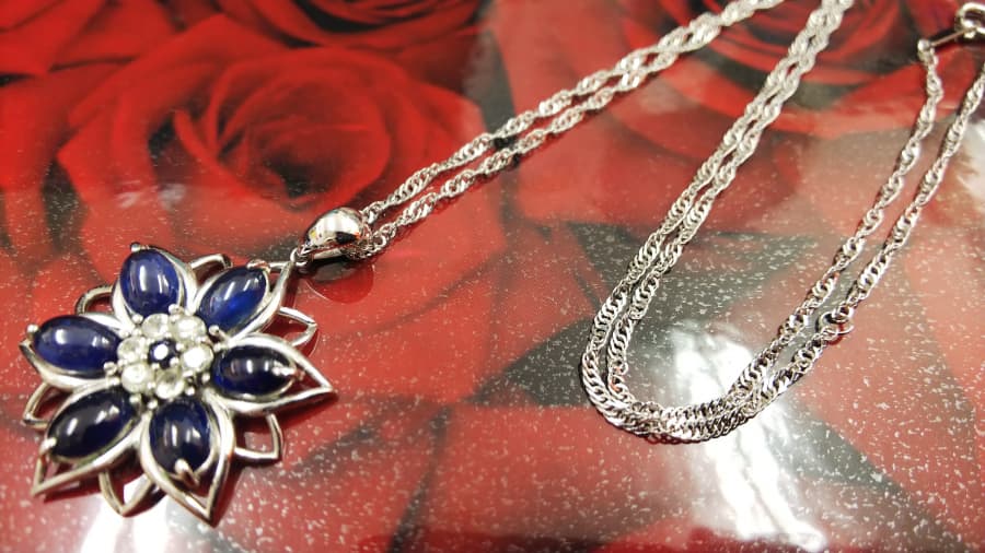 色石製品　プラチナネックレスの買取実績【南松本店/長野県/松本市】 長野県松本市にあるザ・ゴールド 南松本店の画像1