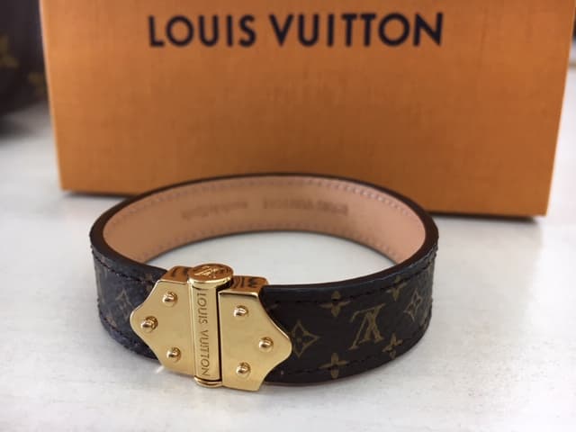 ルイ・ヴィトン　　バングル【飯田上郷店】 長野県飯田市にあるザ・ゴールド 飯田上郷店（※飯田インター店に移転いたしました）の画像1