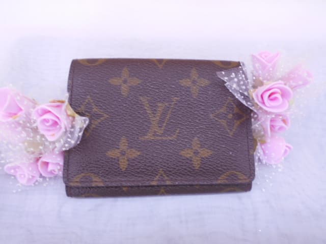 ルイ・ヴィトン　アンヴェロップ・カルト　ドゥ　ヴィジットの買取実績【上田店/長野県/上田市】 長野県上田市にあるザ・ゴールド 上田店の画像1