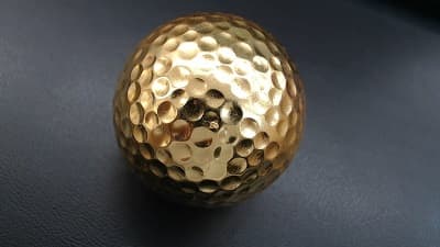 金箔張りゴルフボール【上田店】 長野県上田市にあるザ・ゴールド 上田店の画像1