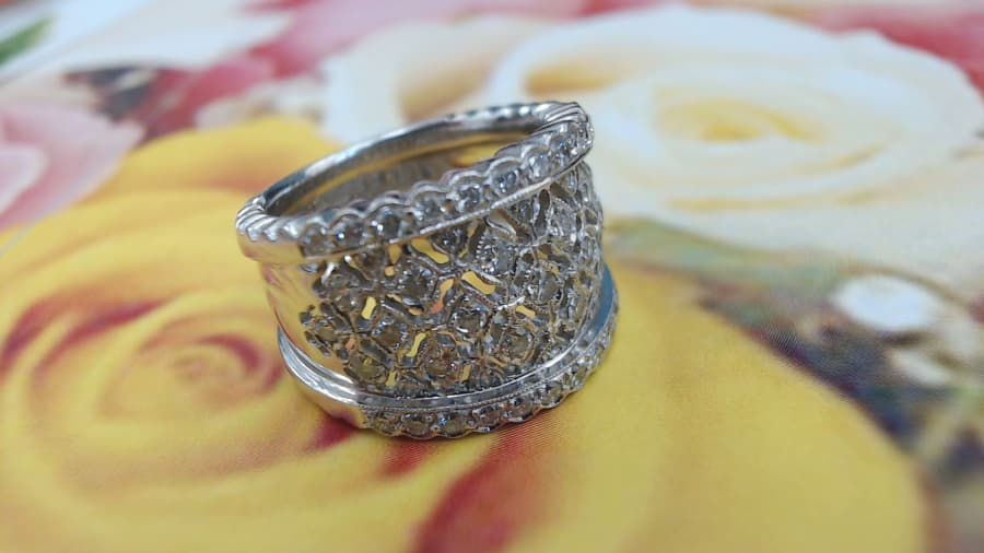 プラチナ900　パヴェリング【稲里中央店】 長野県長野市にあるザ・ゴールド 稲里中央店の画像1