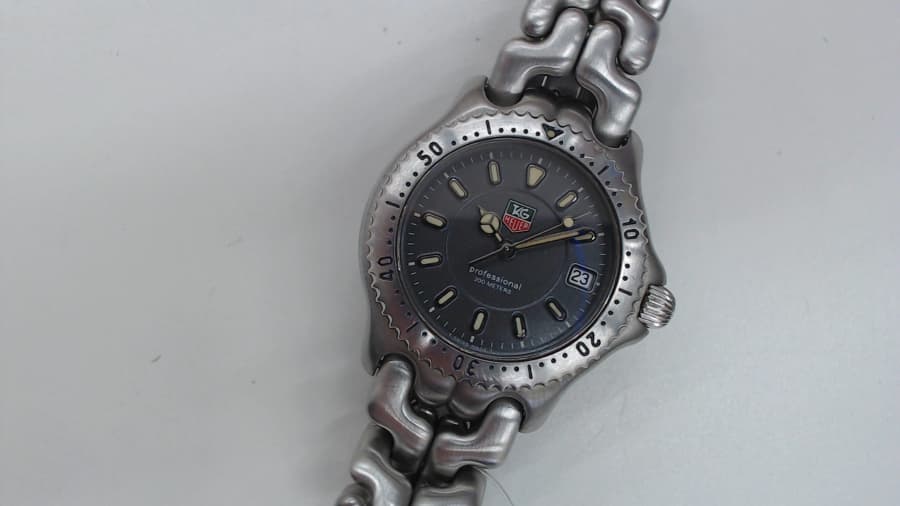 タグホイヤーセルシリーズの買取実績【稲里中央店/長野県/長野市】 長野県長野市にあるザ・ゴールド 稲里中央店の画像1