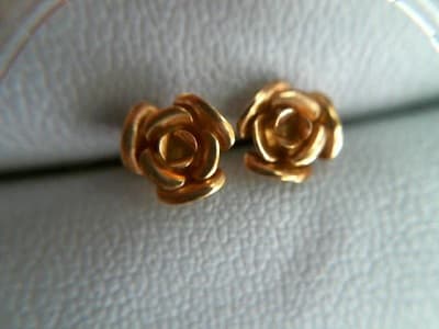 18金バラモチーフピアス【稲里中央店】 長野県長野市にあるザ・ゴールド 稲里中央店の画像1