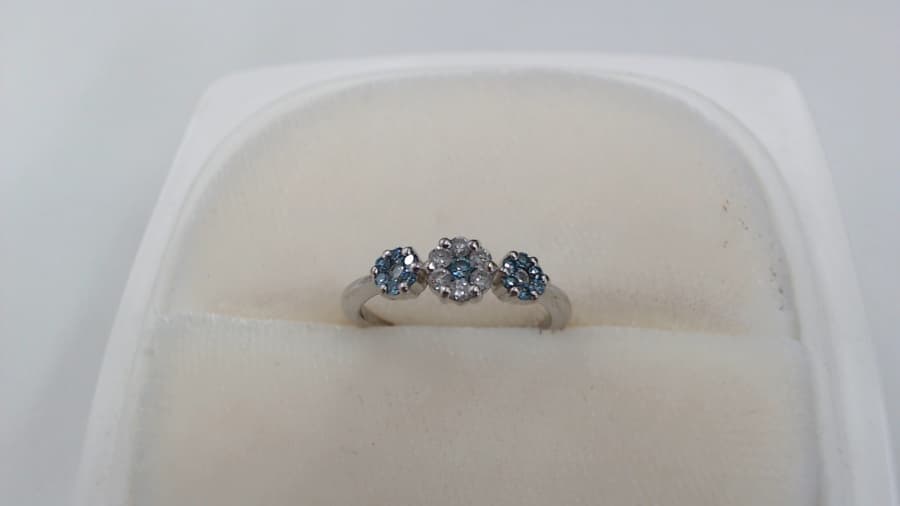 18金ブルーダイヤモンドリング買取実績【稲里中央店/長野県/長野市】 長野県長野市にあるザ・ゴールド 稲里中央店の画像1