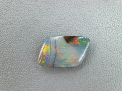 ボルダーオパールについて　【稲里中央店】