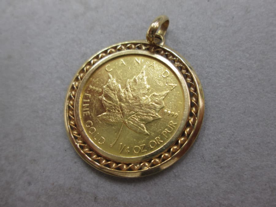 メープルリーフコイン・ネックレストップの買取実績【上木戸店/新潟県/東区】 新潟県新潟市にあるザ・ゴールド 上木戸店の画像1