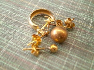 片方だけのピアス　【亀田店】 新潟県新潟市にあるザ・ゴールド 亀田店の画像1