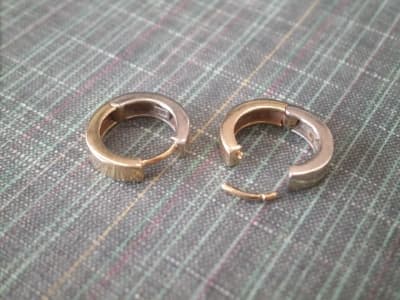 変形したピアス　【亀田店】 新潟県新潟市にあるザ・ゴールド 亀田店の画像1