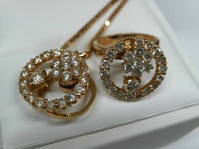 ダイヤ付き１８金ムーヴジュエリー　　【新発田店】 新潟県新発田市にあるザ・ゴールド 新発田店（※12/8に新発田イオンモール前店に移転いたしました） の画像1