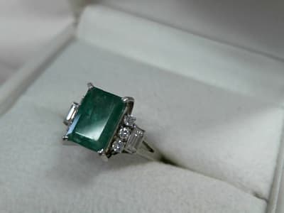 色石付プラチナリング【新発田店】 新潟県新発田市にあるザ・ゴールド 新発田店（※12/8に新発田イオンモール前店に移転いたしました） の画像1