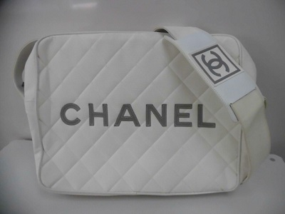 冬のレザー製品、気を付けたい事。　【新発田店】