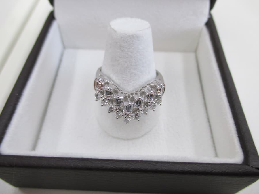 プラチナ900　ダイヤ付きリング　【柏崎店】 新潟県柏崎市にあるザ・ゴールド 柏崎店の画像1