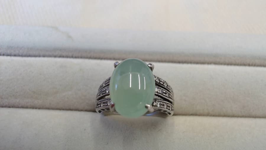 大きな翡翠リングの買取実績【上越店/新潟県/上越市】 新潟県上越市にあるザ・ゴールド 上越店の画像1