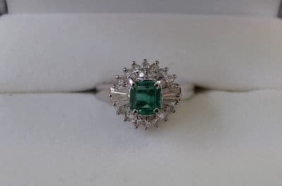 エメラルド☆ダイヤリング【上越店】 新潟県上越市にあるザ・ゴールド 上越店の画像1