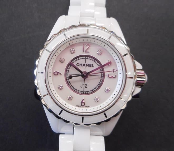 シャネル・Ｊ１２【三条店】 新潟県三条市にあるザ・ゴールド 三条店の画像1