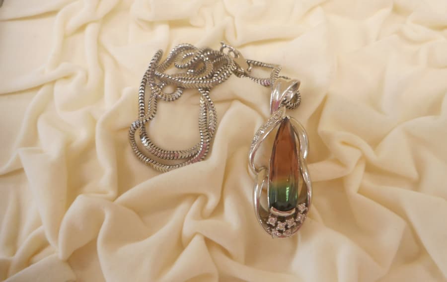 トルマリン付きプラチナ製ネックレス の買取実績　【新潟県/三条市/三条店】 新潟県三条市にあるザ・ゴールド 三条店の画像1