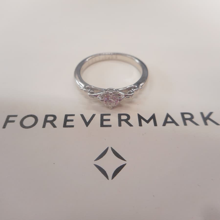 フォーエバーマークダイヤモンドリングの買取実績　【新潟県/三条市/三条店】 新潟県三条市にあるザ・ゴールド 三条店の画像1