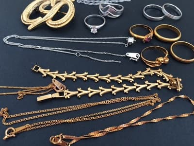 たくさんのアクセサリー【長岡店】 新潟県長岡市にあるザ・ゴールド 長岡店の画像1