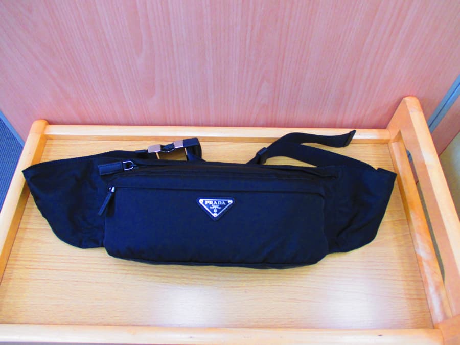 プラダ　ウエストバッグ　【長岡店】 新潟県長岡市にあるザ・ゴールド 長岡店の画像1