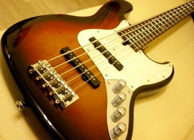 バッカス　5弦ジャズベース　【新潟中央店】 新潟県新潟市にあるザ・ゴールド 新潟中央店（※新潟上近江店に移転いたしました）の画像1