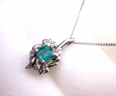 プラチナ850ダイヤ・色石付きネックレス【新潟中央店】 新潟県新潟市にあるザ・ゴールド 新潟中央店（※新潟上近江店に移転いたしました）の画像1