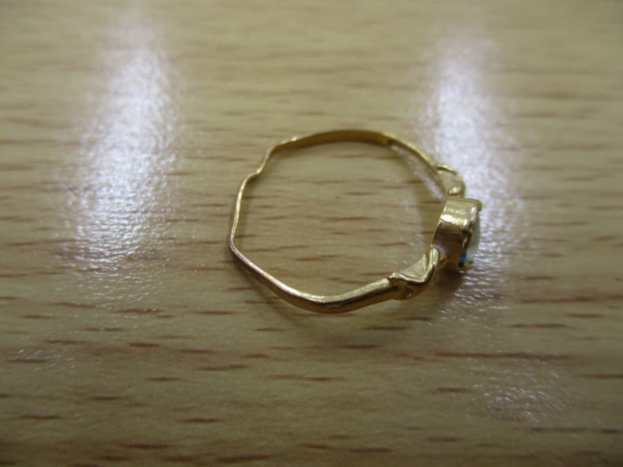 色石リングの買取実績【新潟西店/新潟県/新潟市西区】 新潟県新潟市にあるザ・ゴールド 新潟西店の画像1