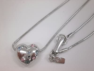 スワロフスキー　ハート型ネックレス【新潟西店】 新潟県新潟市にあるザ・ゴールド 新潟西店の画像1