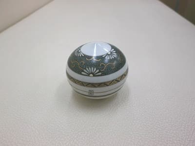 九谷焼の盃【いわき平店】 福島県いわき市にあるザ・ゴールド いわき平店（※平谷川瀬店に移転いたしました）の画像1