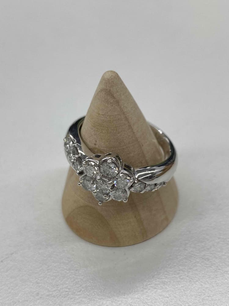 プラチナ900　ダイヤ付リングの買取実績【郡山横塚店/福島県/郡山市】 