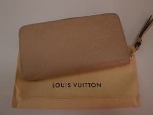 ルイ・ヴィトン　ジッピーウオレット　【須賀川インター店】 福島県須賀川市にあるザ・ゴールド 須賀川インター店の画像1