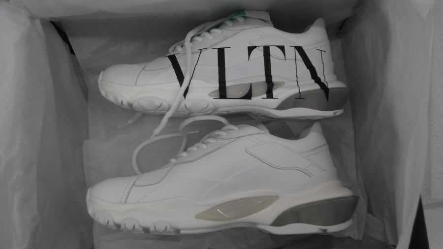 ヴァレンチノ　スニーカーの買取実績【いわき小名浜店/福島県/いわき市】 福島県いわき市にあるザ・ゴールド いわき小名浜店の画像1