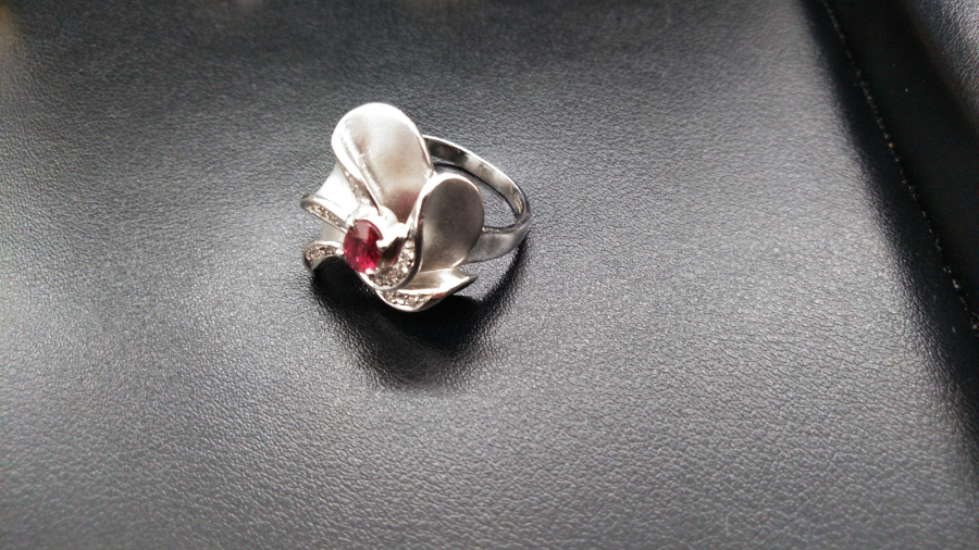 プラチナ９００　ダイヤモンド付リングの買取実績【いわき小名浜店/福島県/いわき市】 福島県いわき市にあるザ・ゴールド いわき小名浜店の画像1