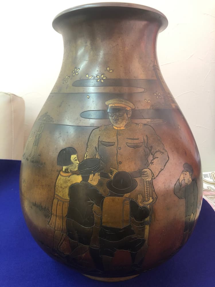 彫金花瓶の買取実績【会津若松店/福島県/会津若松市】 福島県会津若松市にあるザ・ゴールド 会津若松店の画像1