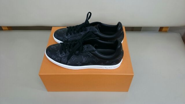 ルイヴィトン　スニーカー【福島店】 福島県福島市にあるザ・ゴールド 福島店の画像1