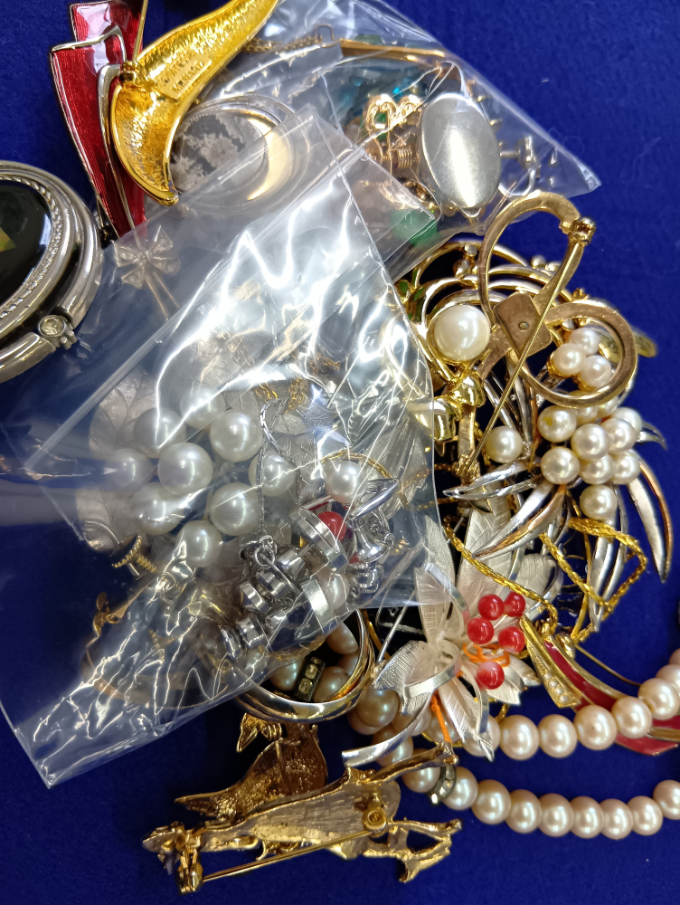 骨董アクセサリーの買取実績【福島店/福島県/福島市】 福島県福島市にあるザ・ゴールド 福島店の画像1