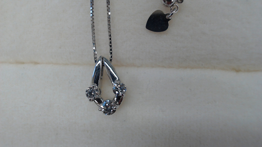 ホワイトゴールド　ダイヤモンドネックレス　【福島店】 福島県福島市にあるザ・ゴールド 福島店の画像1