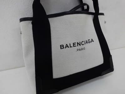 バレンシアガ・ネイビーカバス【泉インター店】 宮城県仙台市にあるザ・ゴールド 泉インター店の画像1