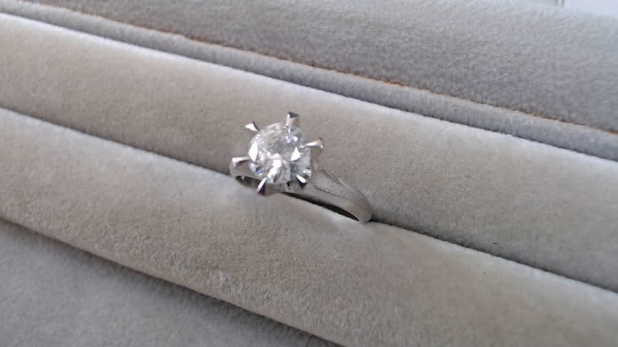 ダイヤモンド付きプラチナリング　【石巻店】 宮城県石巻市にあるザ・ゴールド 石巻店の画像1