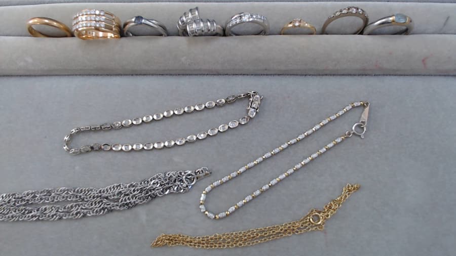 沢山の貴金属　【石巻店】 宮城県石巻市にあるザ・ゴールド 石巻店の画像1