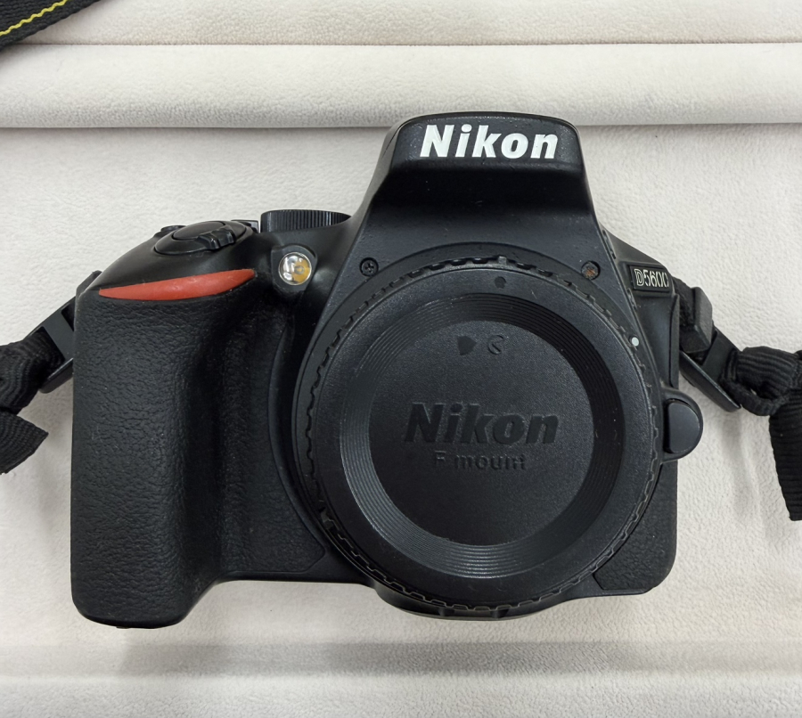 ニコンD5600・一眼レフの買取実績【古川店／宮城県／大崎市】 宮城県大崎市にあるザ・ゴールド 古川店の画像1