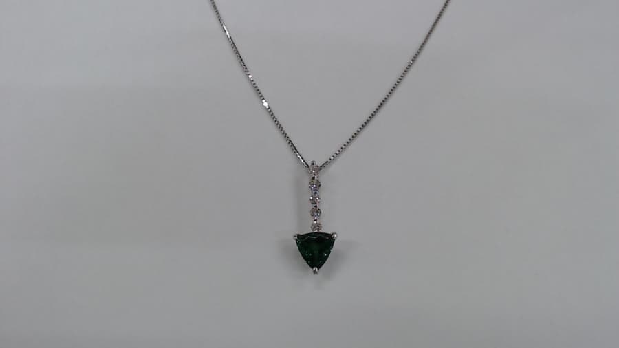 グリーンガーネットネックレス　買取実績　【古川店／宮城県／大崎市】 宮城県大崎市にあるザ・ゴールド 古川店の画像1