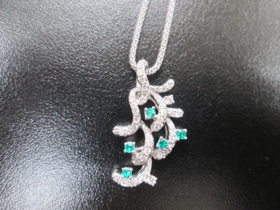 K18WGダイヤネックレス　買取実績　【古川店／宮城県／大崎市】 宮城県大崎市にあるザ・ゴールド 古川店の画像1