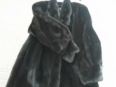 毛皮ロングコート【古川店】 宮城県大崎市にあるザ・ゴールド 古川店の画像1