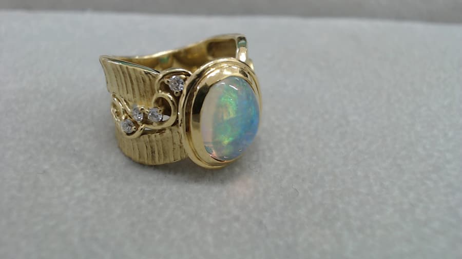 色石付き18金リングの買取実績【利府町/宮城郡/宮城県】 宮城県宮城郡にあるザ・ゴールド 利府店の画像1