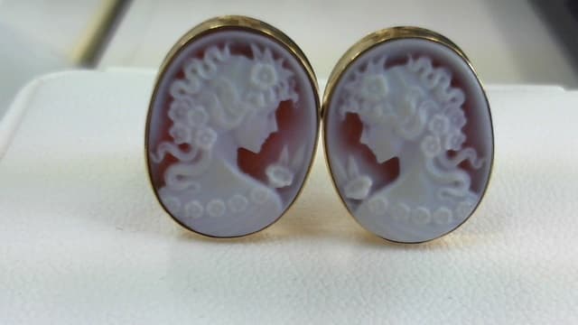 カメオのイヤリングの買取実績【利府店/宮城県/宮城郡利府町】 宮城県宮城郡にあるザ・ゴールド 利府店の画像1