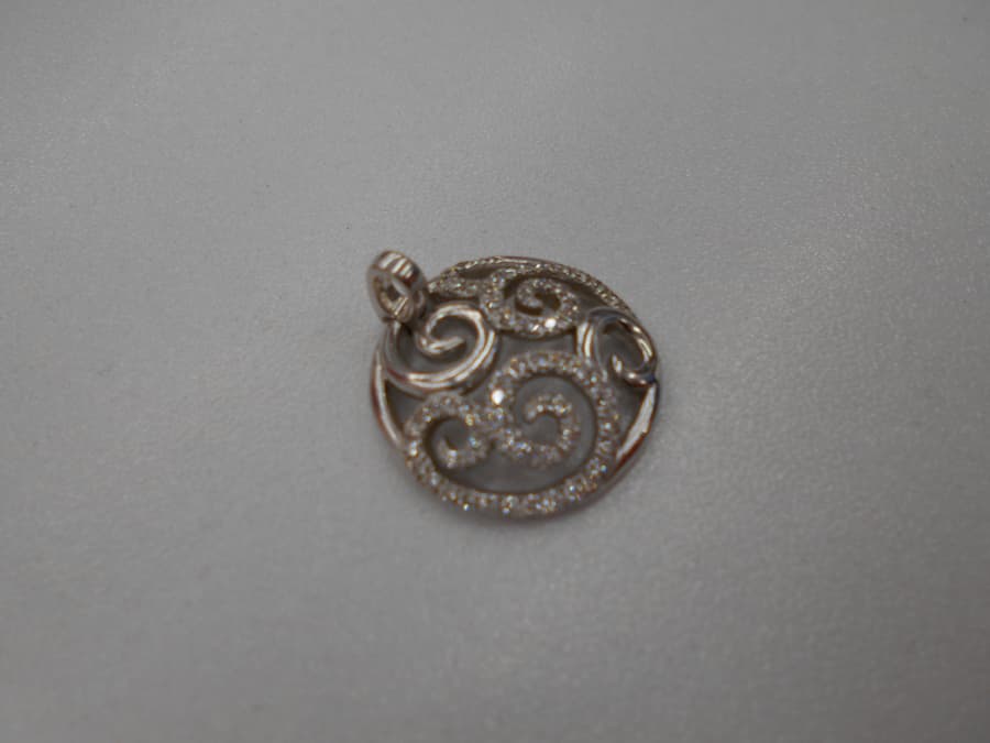 ダイヤモンドネックレストップの買取実績【柴田店/宮城県柴田郡】 宮城県柴田郡にあるザ・ゴールド 柴田店の画像1