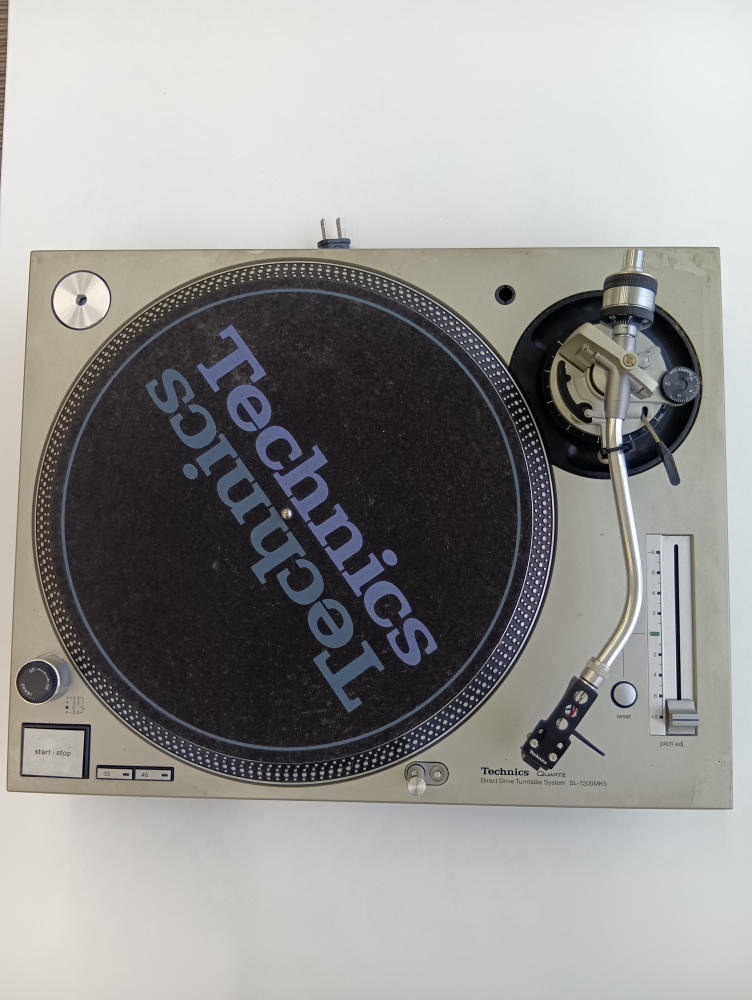 テクニクス ターンテーブル SL-1200 MK5の買取実績【八戸湊高台店/青森県/八戸市】 青森県八戸市にあるザ・ゴールド 八戸湊高台店の画像1