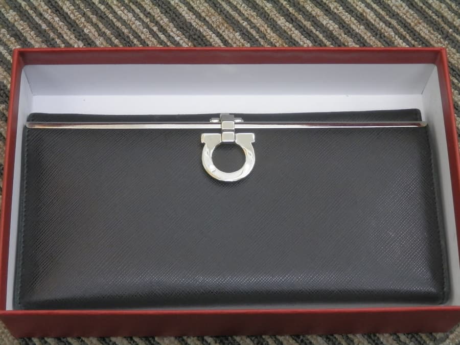 フェラガモ　長財布【八戸湊高台店】 青森県八戸市にあるザ・ゴールド 八戸湊高台店の画像1